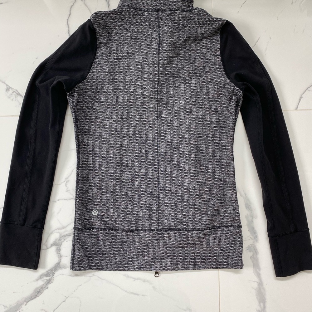 Lululemon Jacket Size 4 - Picture 3 of 6